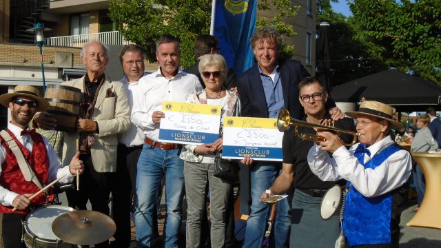 'Haringhappen' levert 5000 euro op