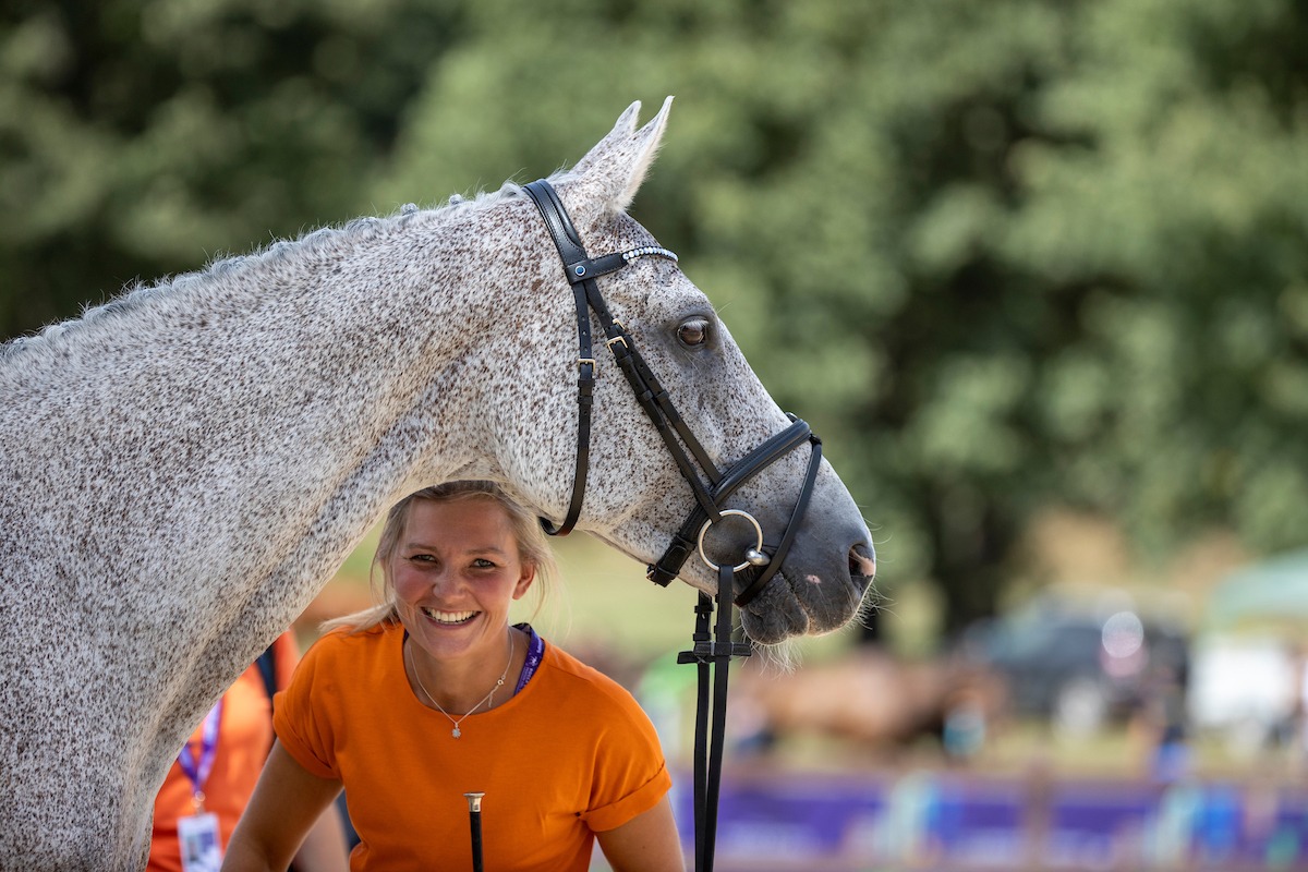 Amazone Sanne de Jong op weg naar Parijs - Nieuwe Meerbode